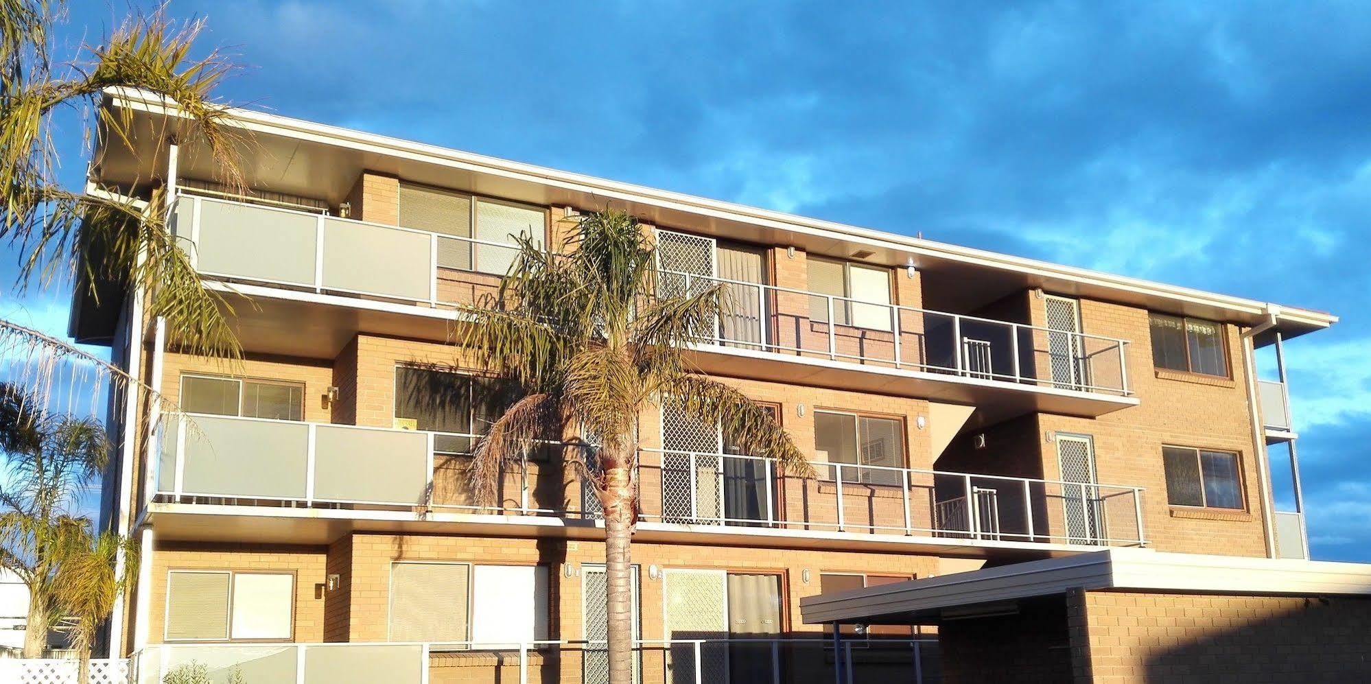 Narooma Palms Holiday Apartments Exterior photo